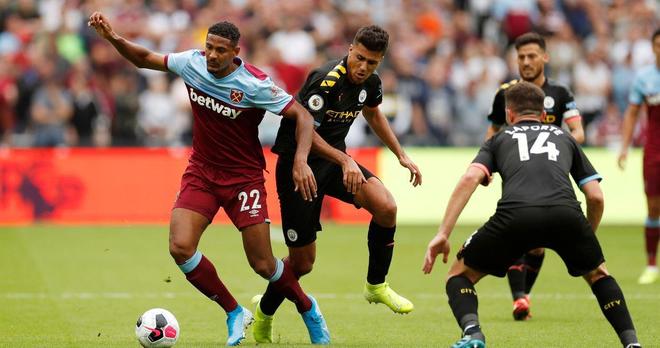 裁判专家：裁判给弗兰·加西亚红牌没问题，罚下卡雷拉斯错了（裁判专家：弗兰·加西亚红牌判定合理，卡雷拉斯被罚下属误判）