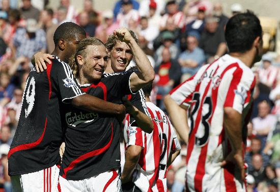 拉什福德近3场欧冠斩4球，而此前12场欧冠一球未进（拉什福德欧冠近3战轰入4球，此前12场颗粒无收）