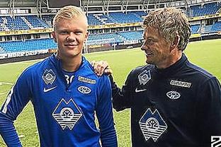 德媒：巴萨在关注莱比锡19岁新星韦德拉奥果，已派出球探考察