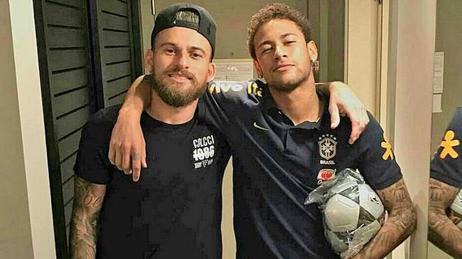 喜忧参半：队报盘点法国国脚们近一个月的表现（状态参差：队报梳理法国国脚近月表现）