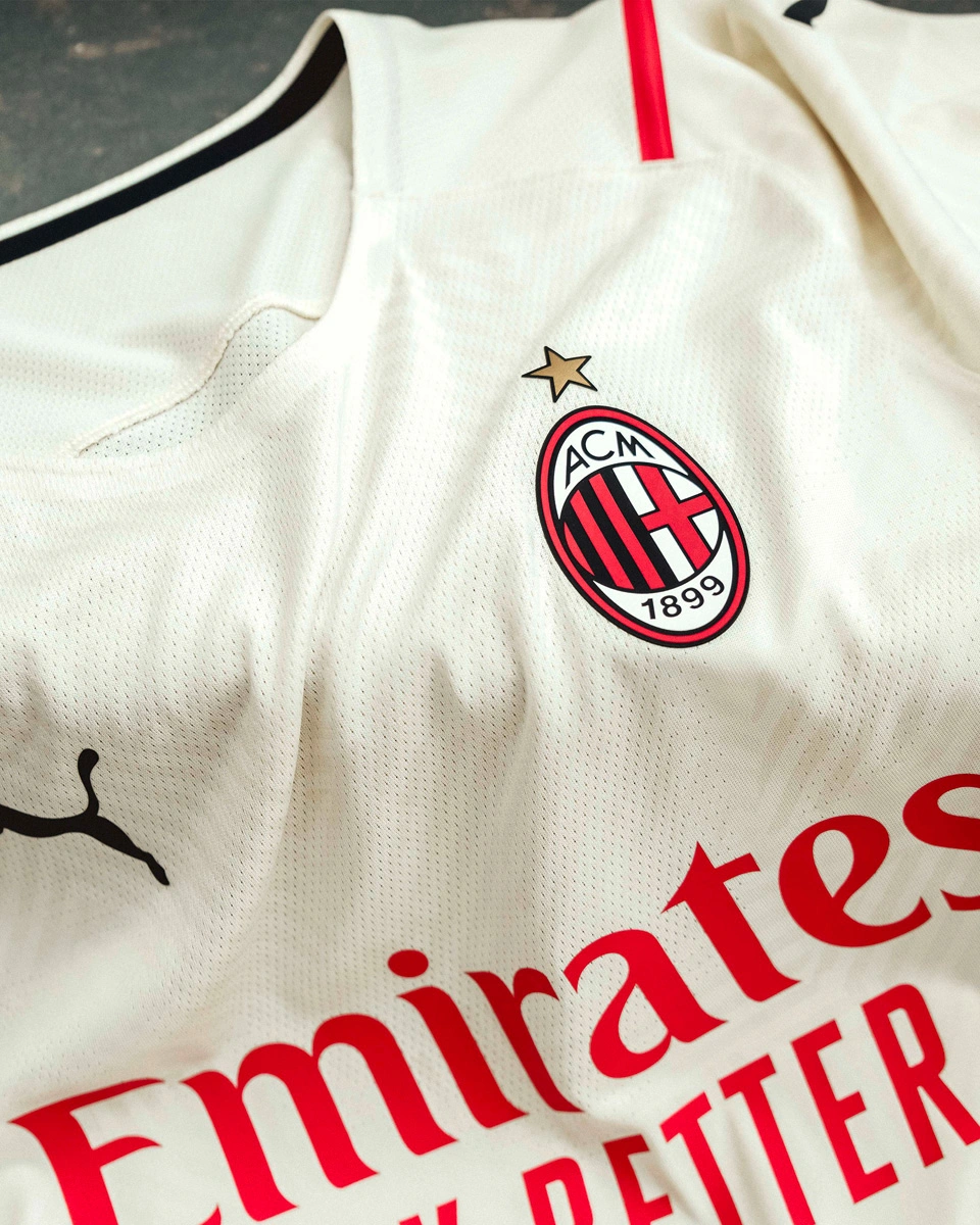 卡马文加在圣马梅斯的光芒与遗憾：进球后遭遇伤病打击（圣马梅斯之夜的喜与痛：卡马文加破门后不幸伤退）